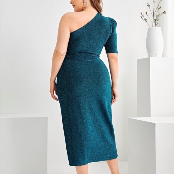 Plus Size Luxe One Shoulder Ruched Asymmetrical Hem Glitter Evening Party Dress - Picture 3 of 16